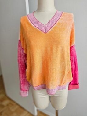 CHARLIE B Orange Body Pink Trim V-Neck Colorblock Sweater